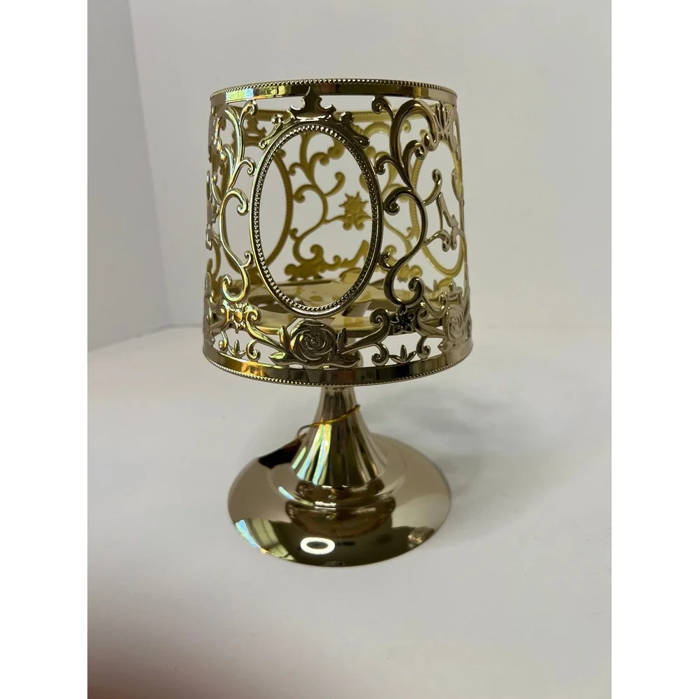 Bath & Body Works Disney Princess Royal Lamp 3-Wick Candle Pedestal Holder New - Picture 4 of 6